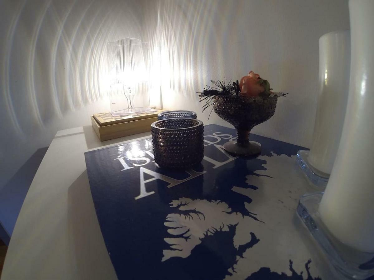 Skjolbraut - Cozy Apartment - Central Location - Free Parking - Close To A Public Swimming Pool And Sky Lagoon Reykjavik Bagian luar foto